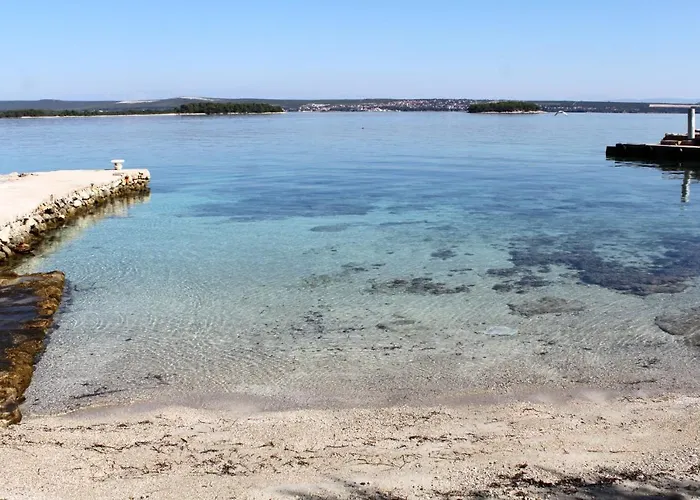 By The Sea Tkon, Pasman - 8458 *